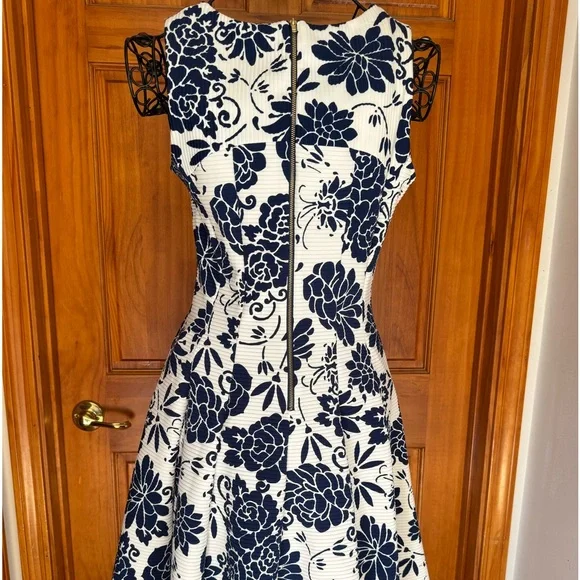 Danny & Nicole, Size - 8, Blue & Cream - Picture 2 of 5